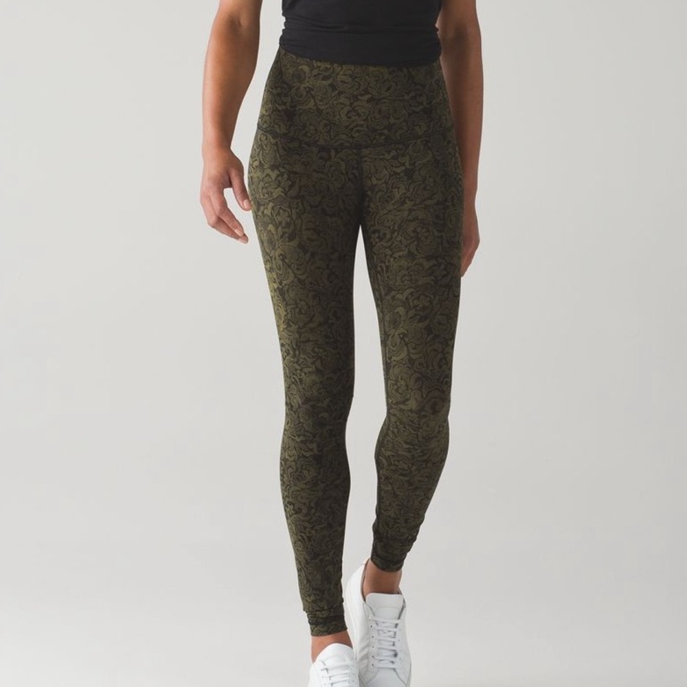 Lululemon Wunder Under Leggings in Pencil Lace Brave Olive